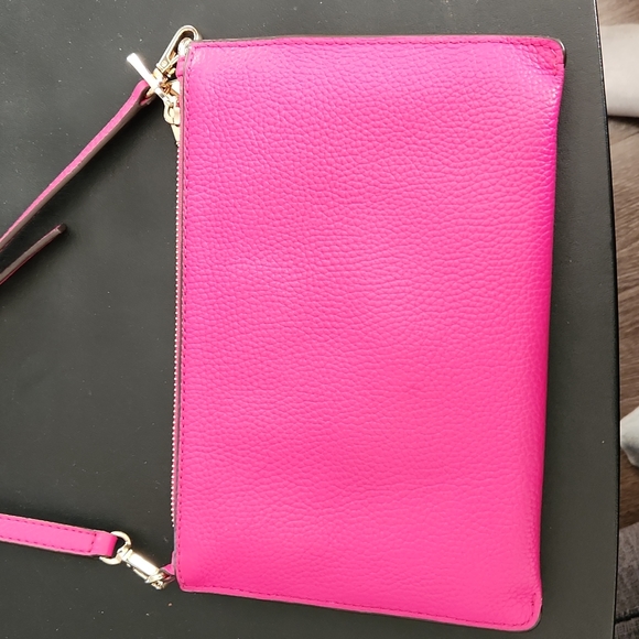 Micheal Kors Crossbody - Picture 2 of 6